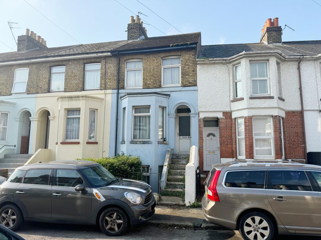 Lot: 104 - TERRACE HOUSE FOR IMPROVEMENT - Front Elevation